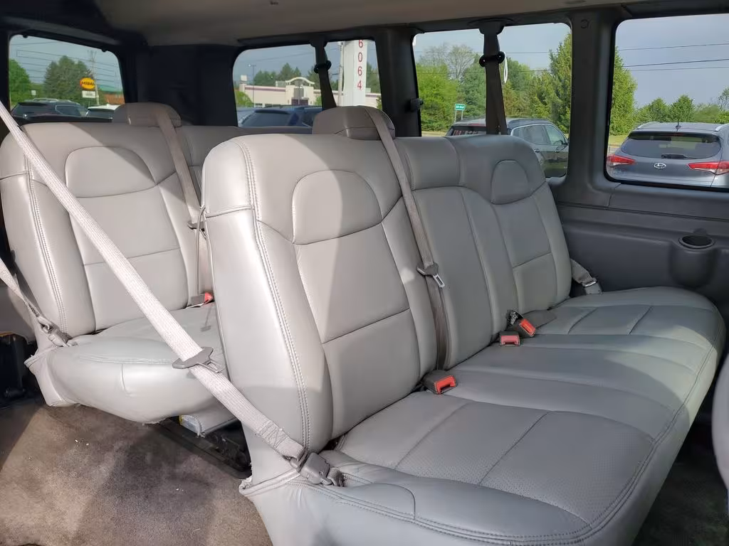 2016 Chevrolet Express - 1GAZGMFG7G1206668 - Image #11