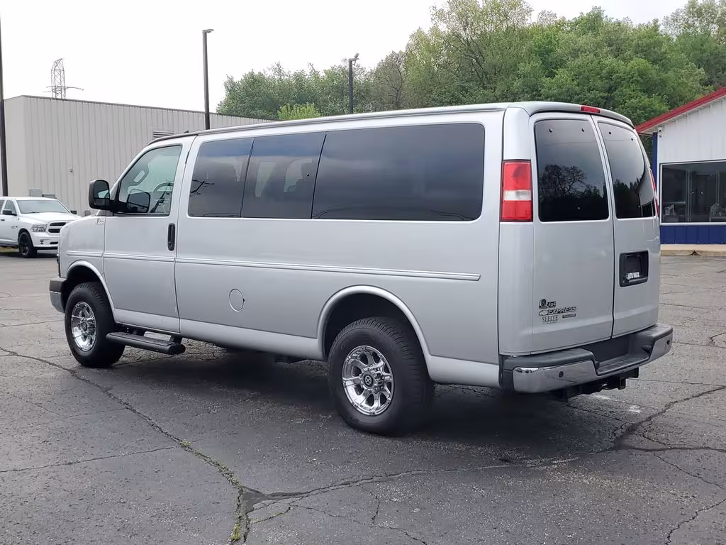 2016 Chevrolet Express - 1GAZGMFG7G1206668 - Image #4