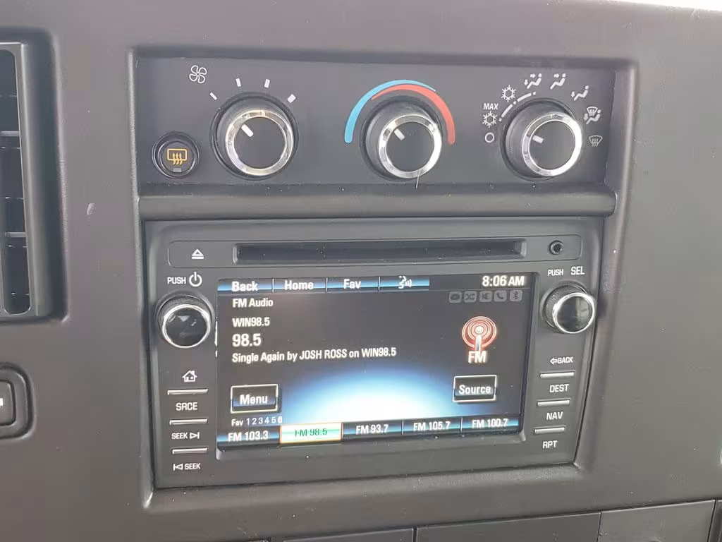 2016 Chevrolet Express - 1GAZGMFG7G1206668 - Image #23